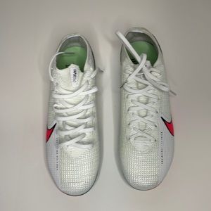 Nike soccer cleats brand new
